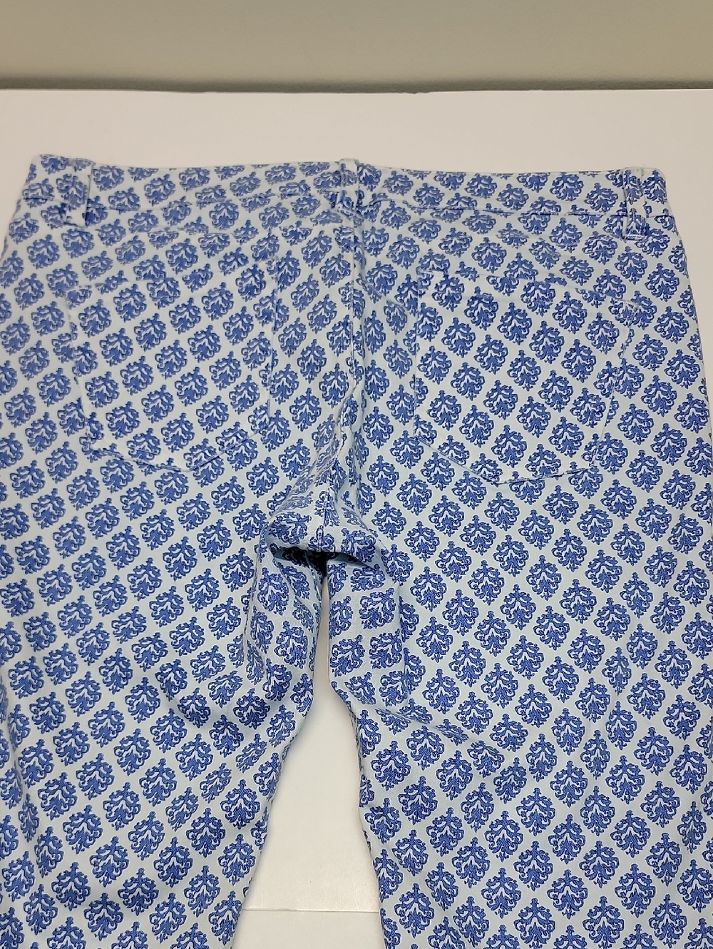 Vineyard Vines Gustavia Blue & White Printed Slim Leg Jeans - Picture 8 of 11